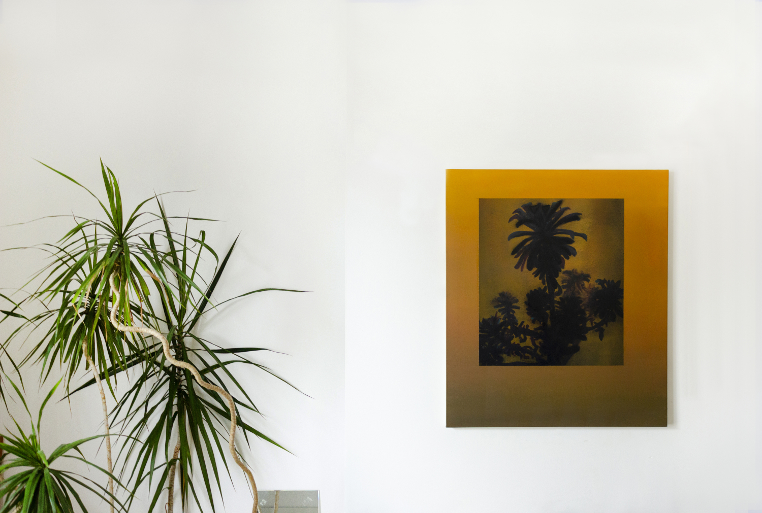 Clément Davout, Une seule lampe éclaire la grande pièce, 2019, oil on canvas, studio view